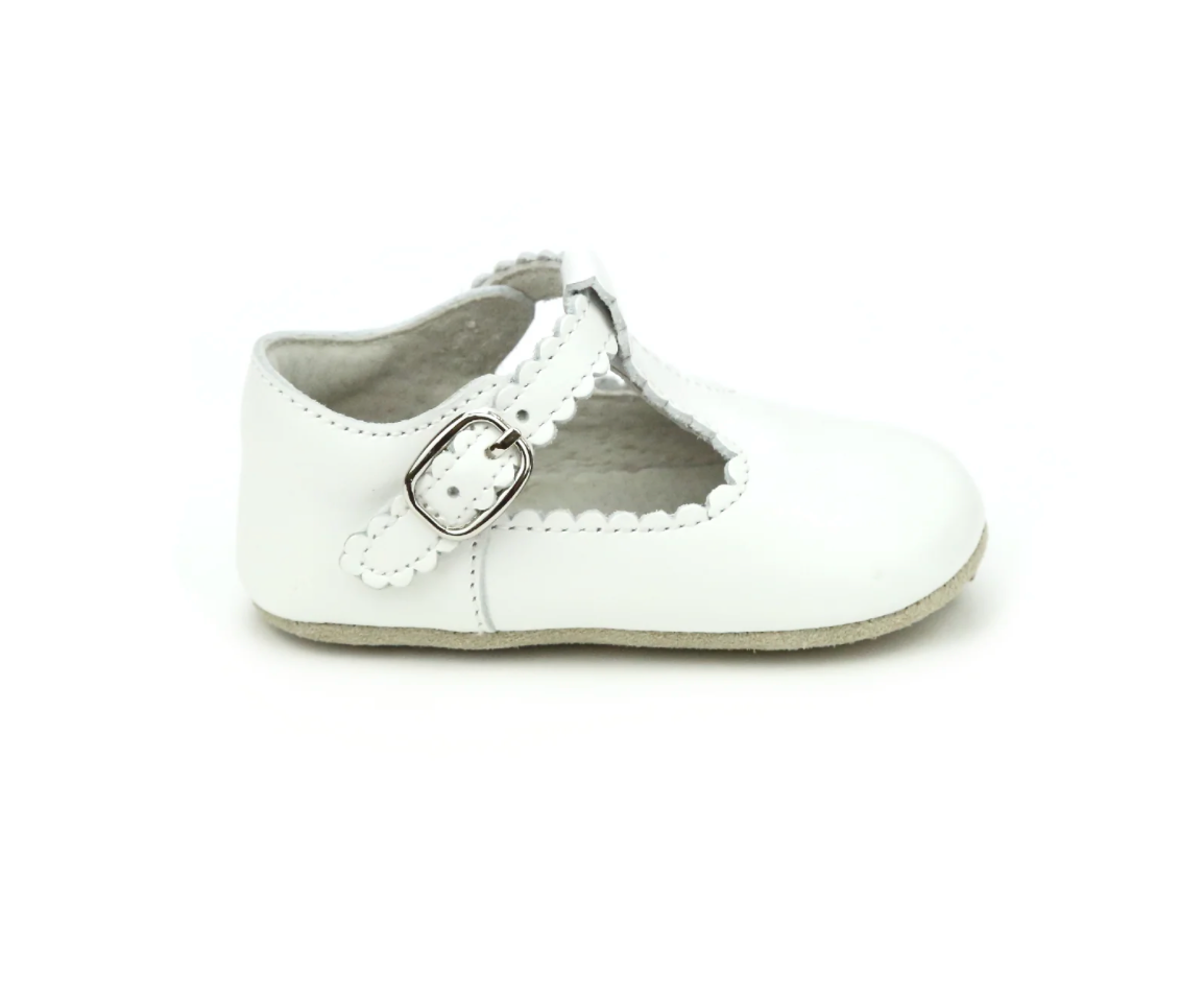 Elodie Girls Scalloped T-Strap Mary Jane Crib Shoe (Infant)