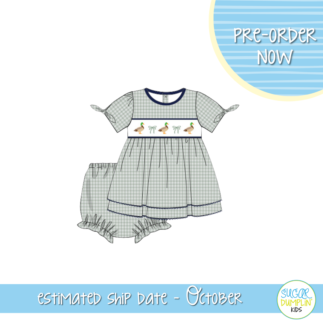 PO115: Smocked Mallard Girls Bloomer Set