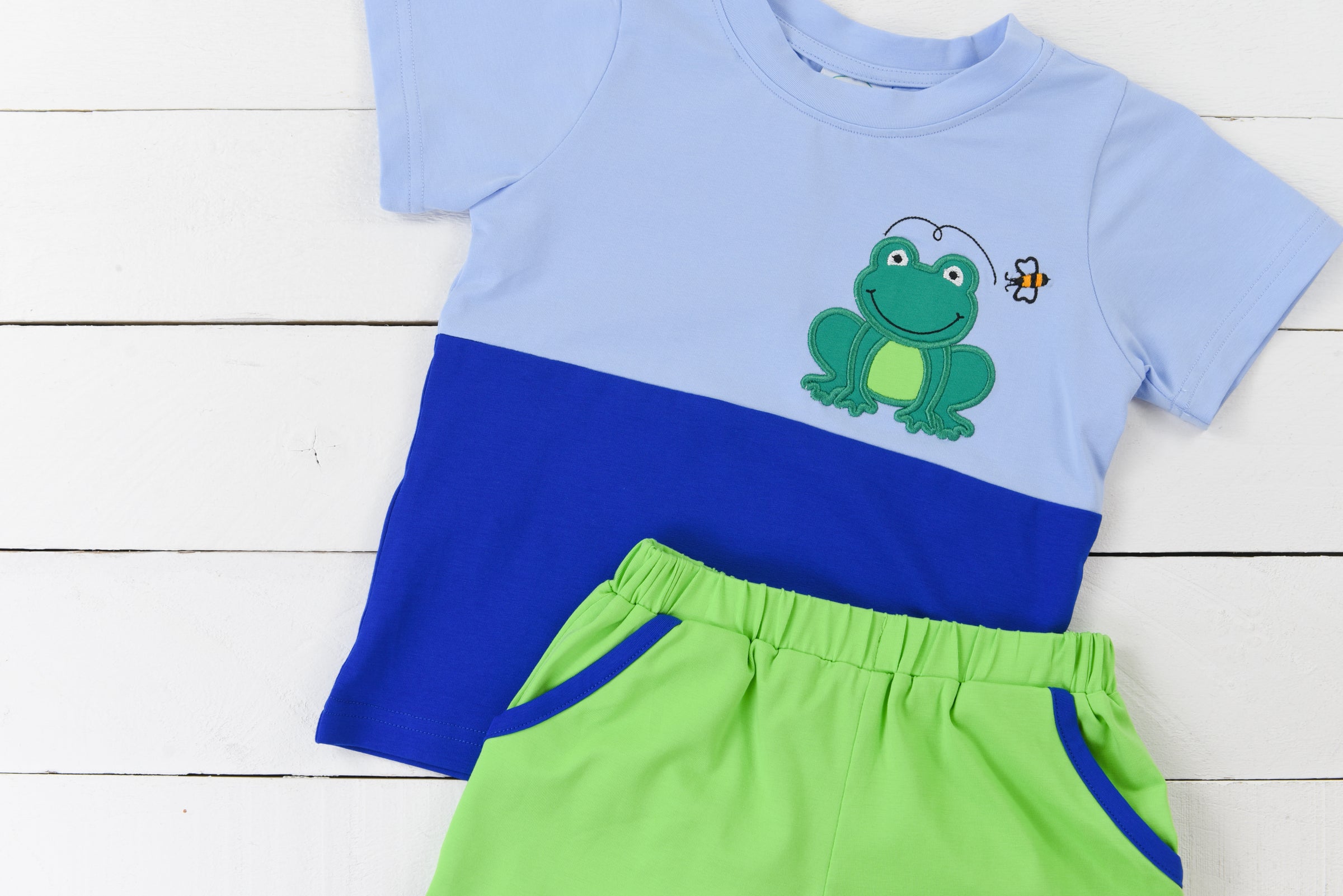 P0102: Froggy Boys Short Set