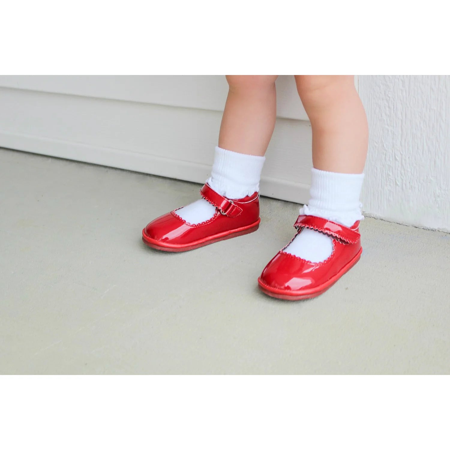 Cara- Scalloped Mary Jane (Baby)- Patent Red